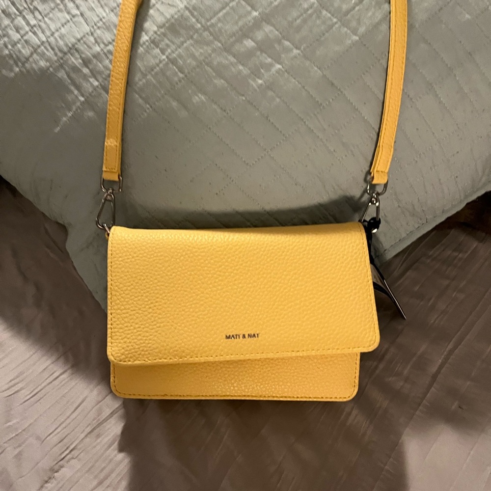 Matt & Nat brand new cross body bag